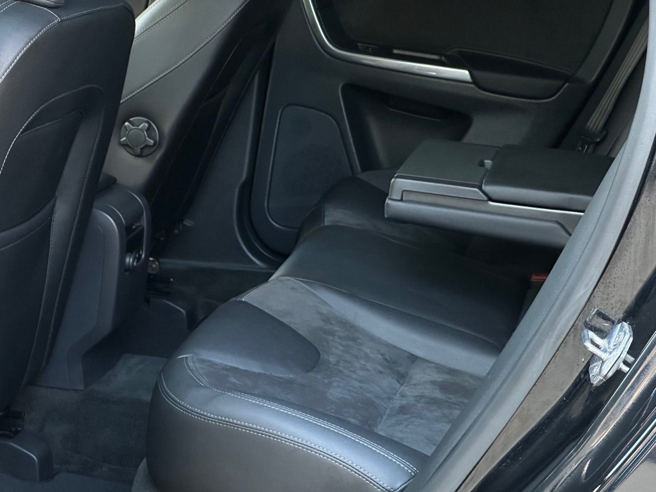 Volvo XC60 - фото 21