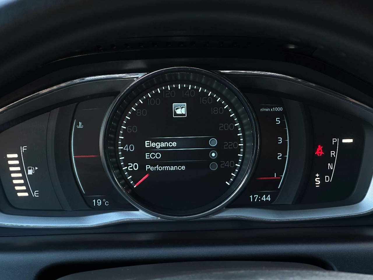 Volvo XC60 - фото 67