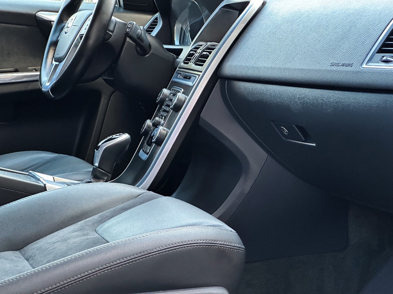 Volvo XC60 - фото 25