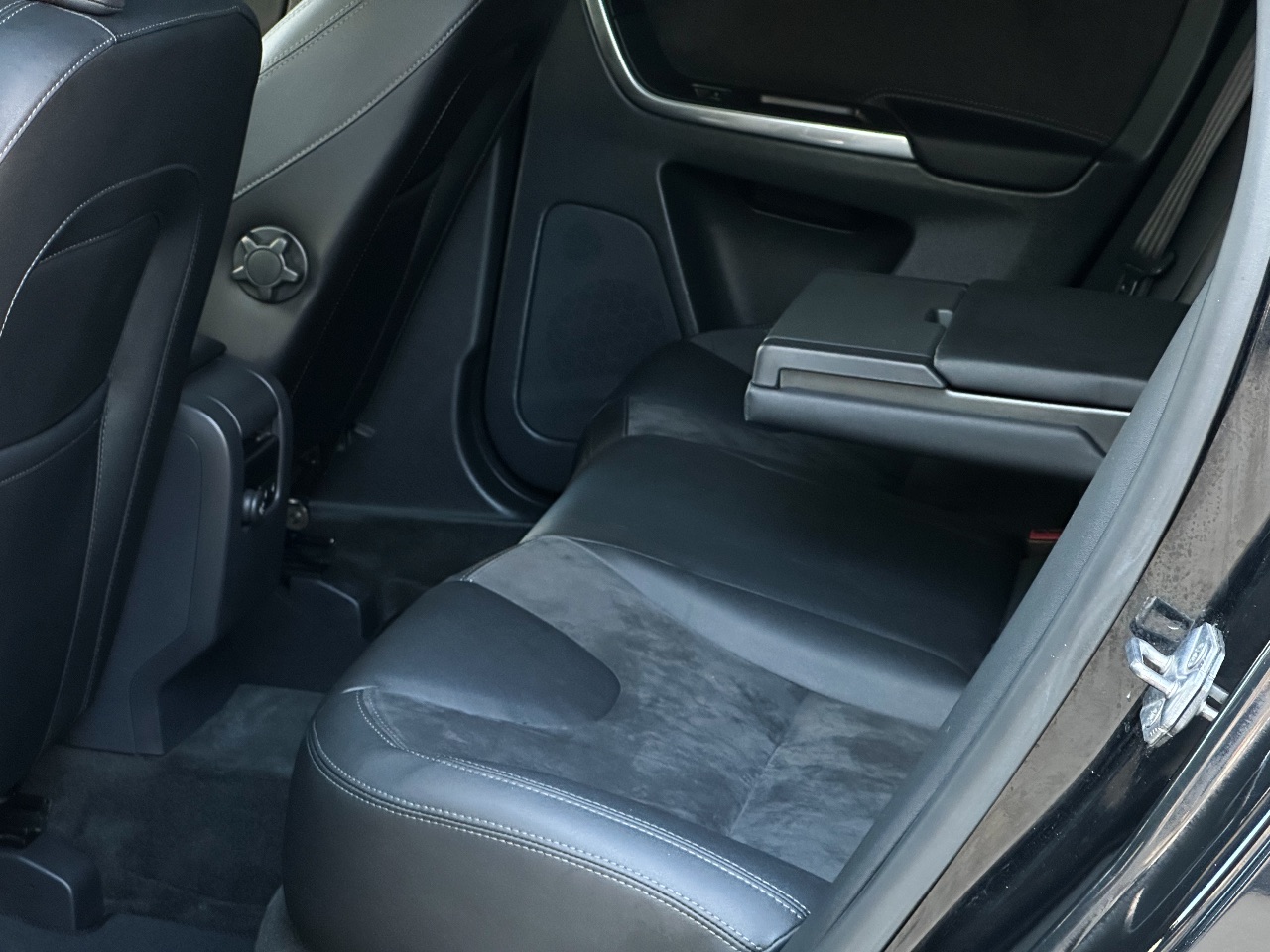 Volvo XC60 - фото 28