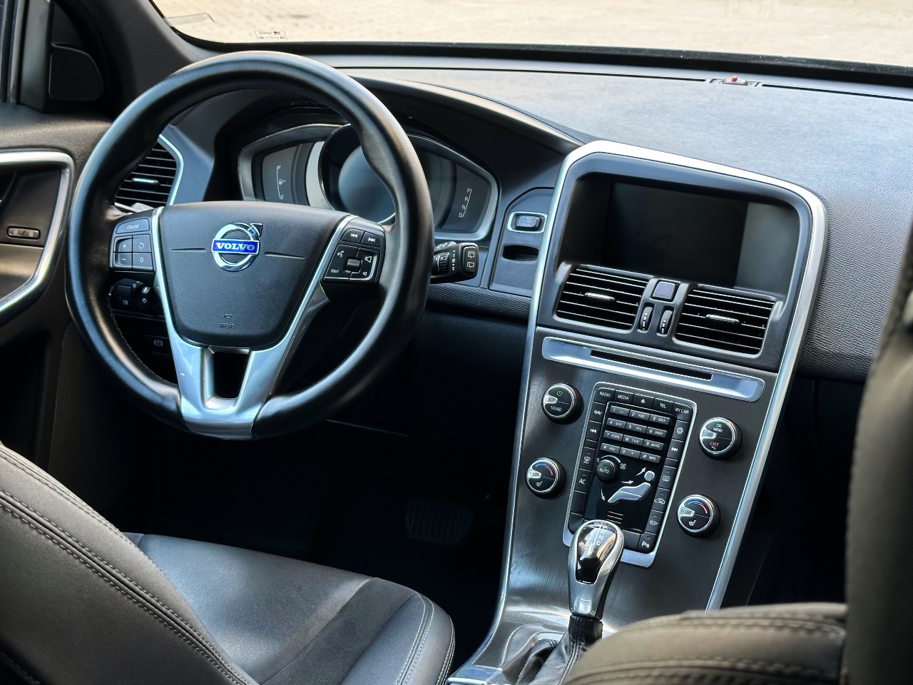 Volvo XC60 - фото 4