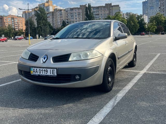 Renault Megane - фото 3