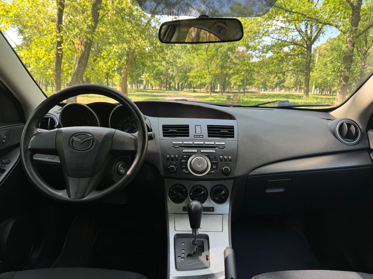 Mazda 3 - фото 12