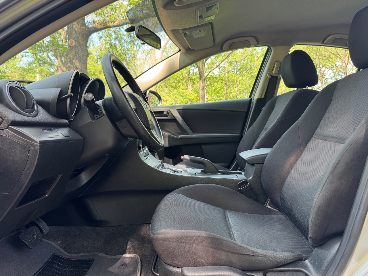 Mazda 3 - фото 10