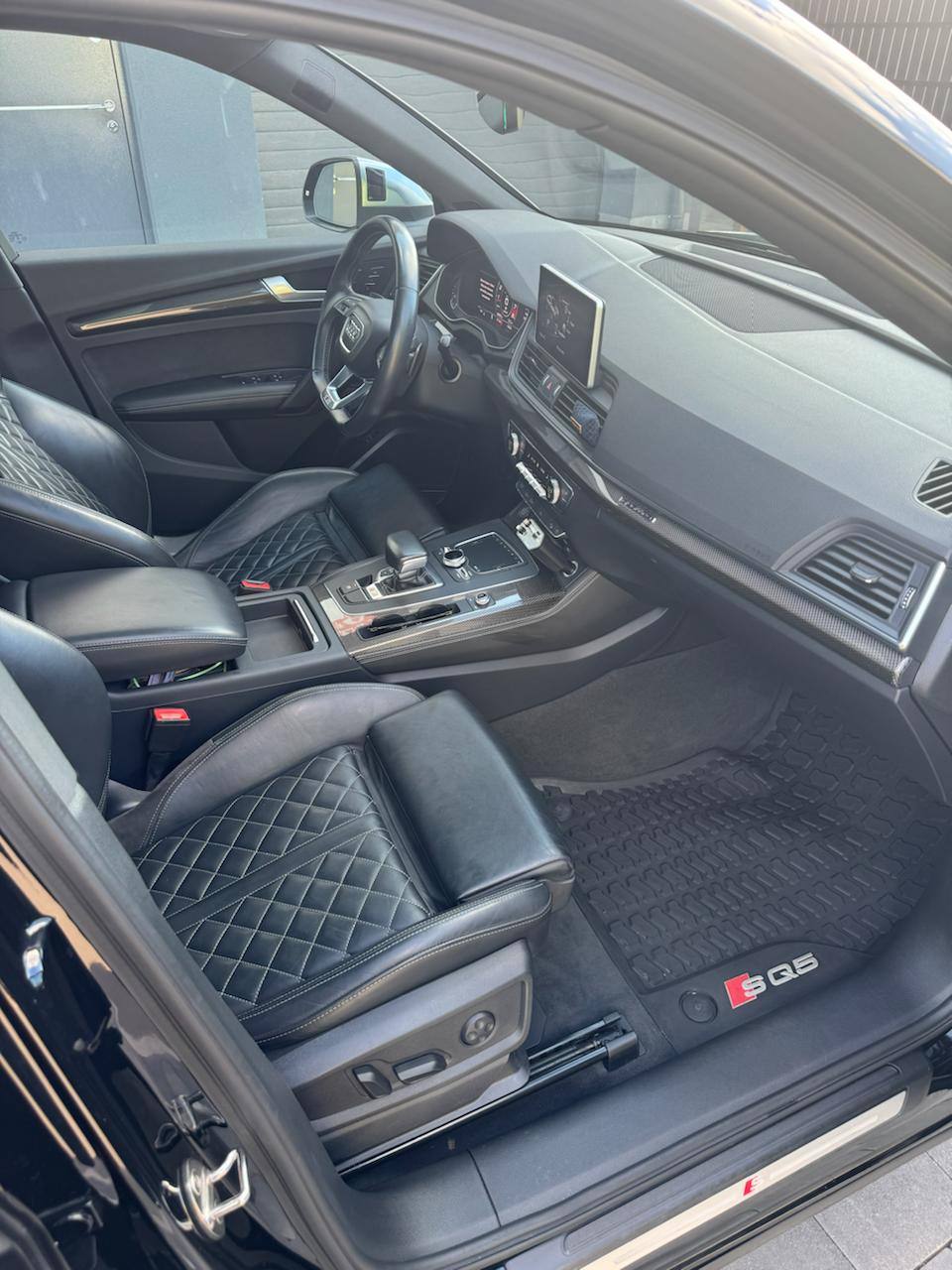 Audi SQ5 - фото 6