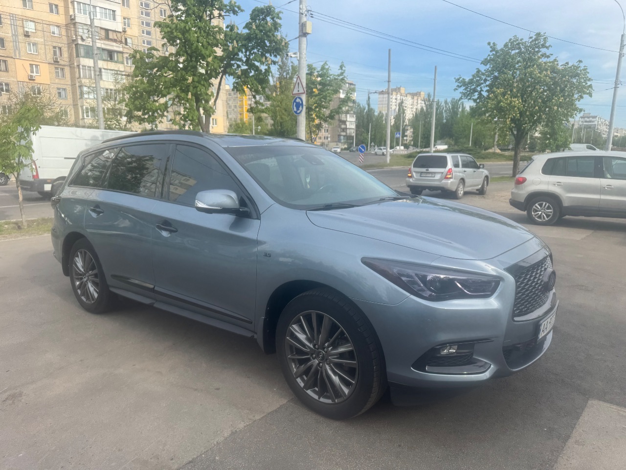 Infiniti QX60 - фото 1