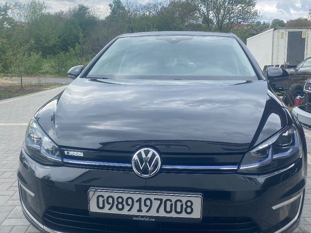 Volkswagen Golf - фото 1