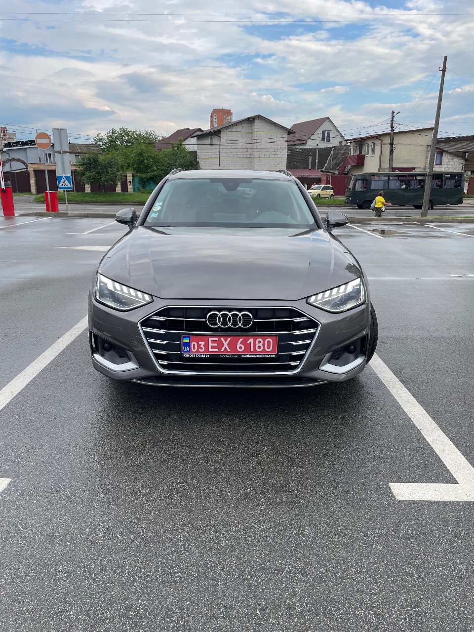 Audi A4 - фото 2