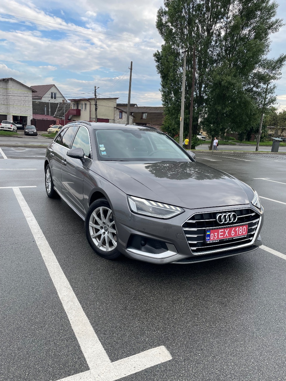 Audi A4 - фото 1