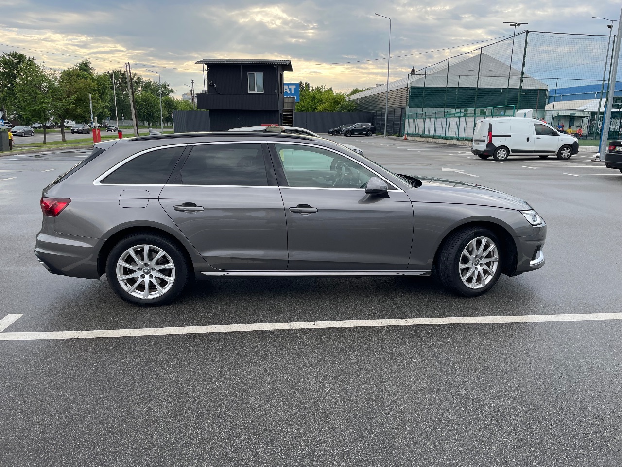 Audi A4 - фото 9