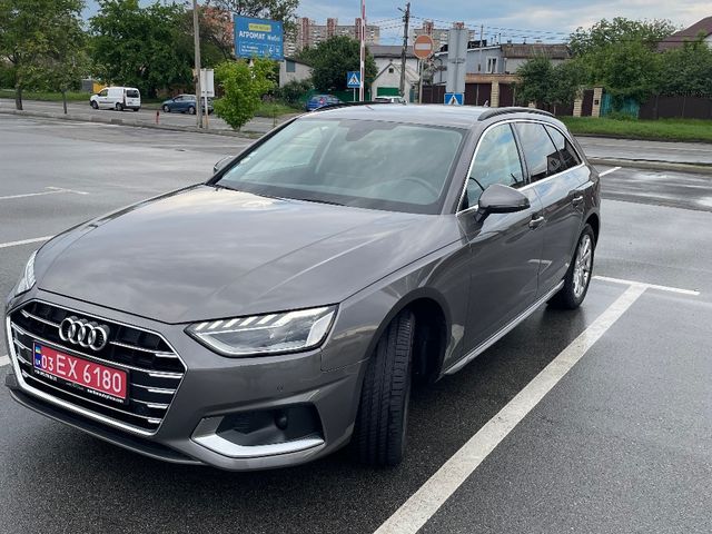 Audi A4 - фото 3