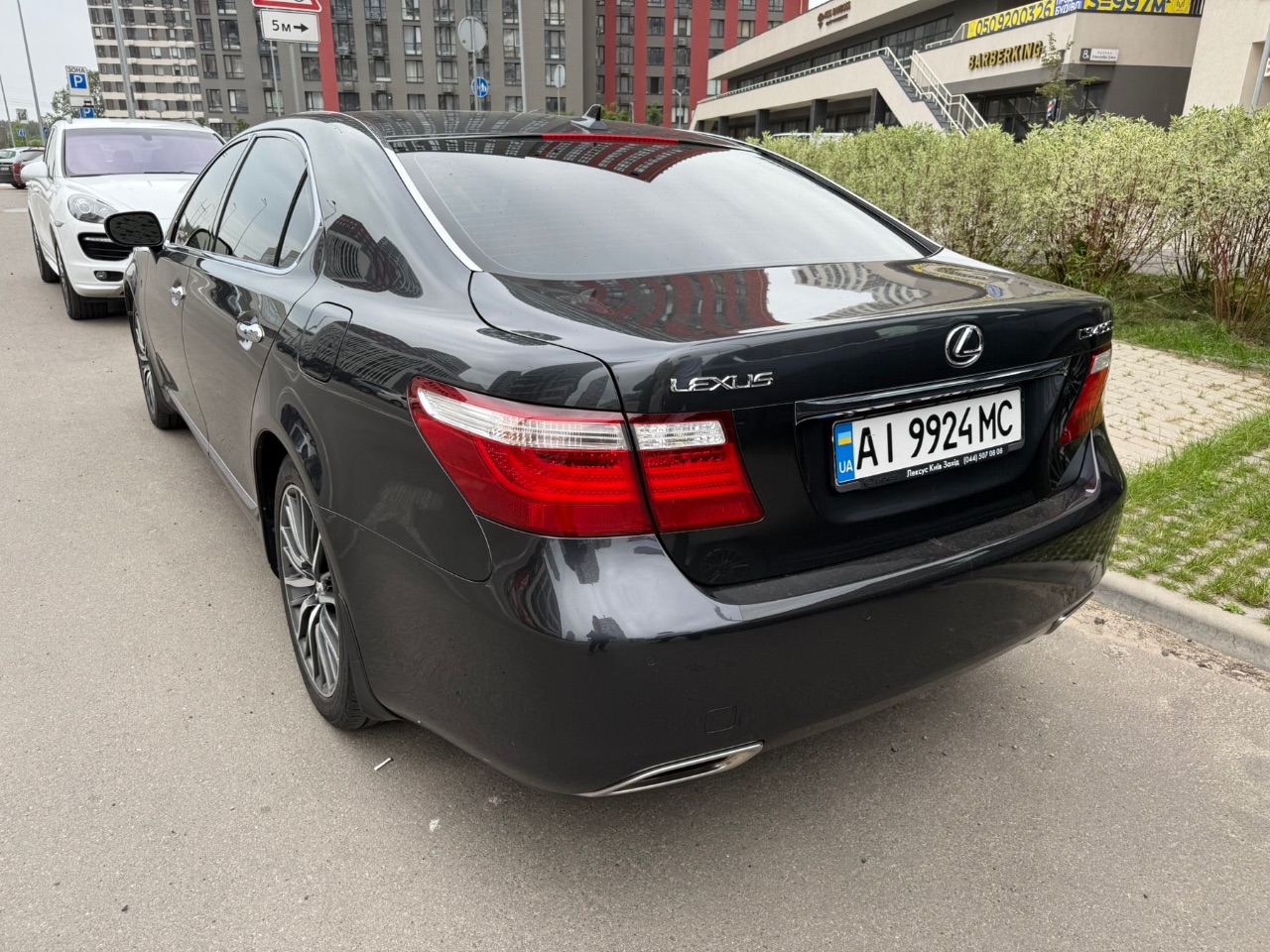 Lexus LS - фото 2