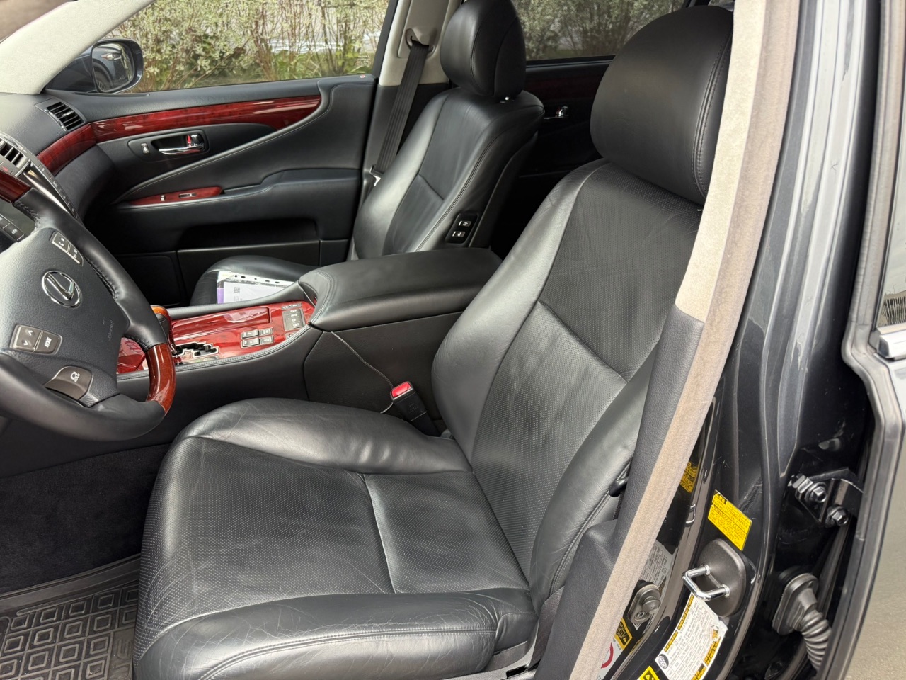 Lexus LS - фото 4