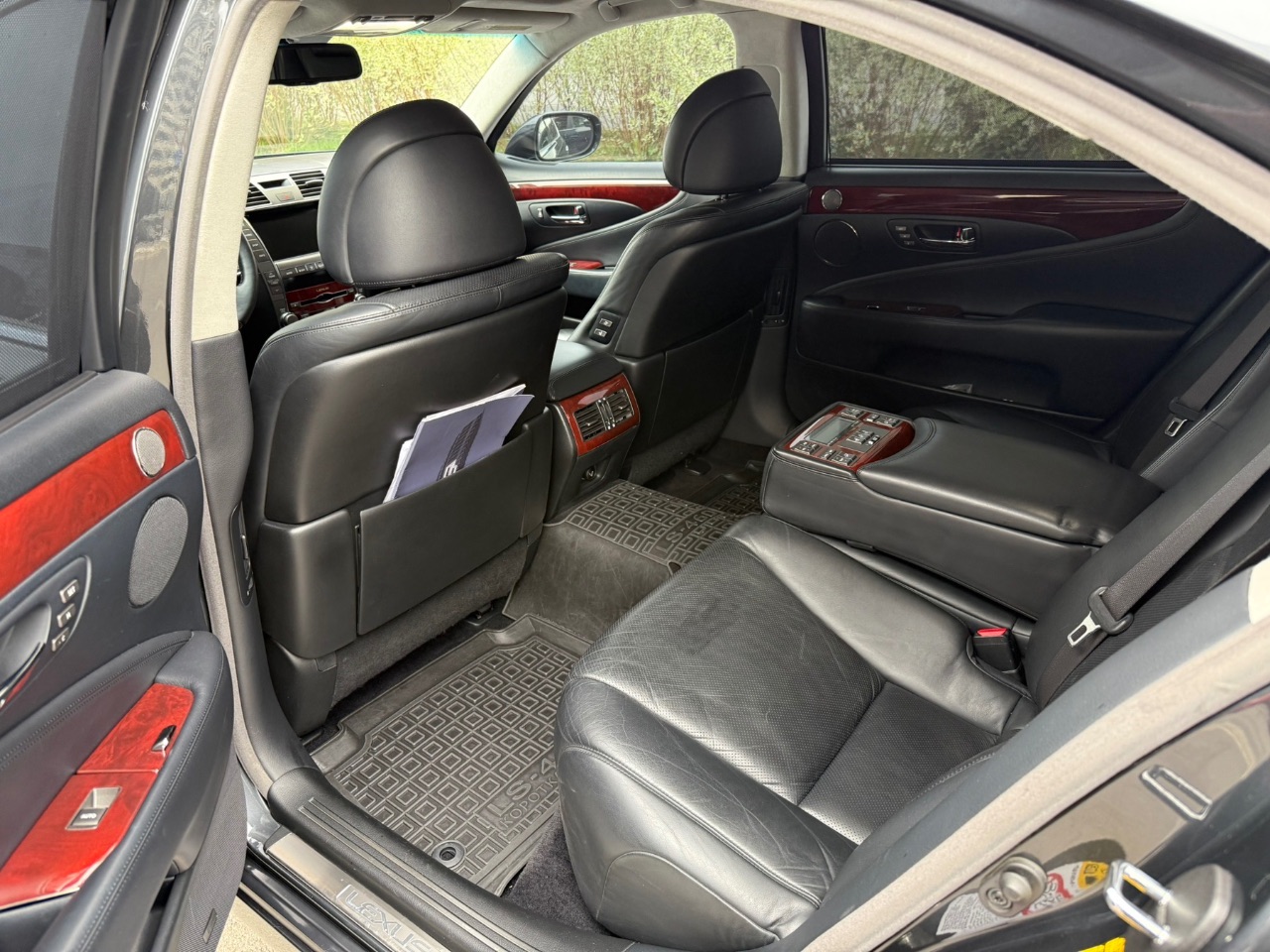 Lexus LS - фото 6