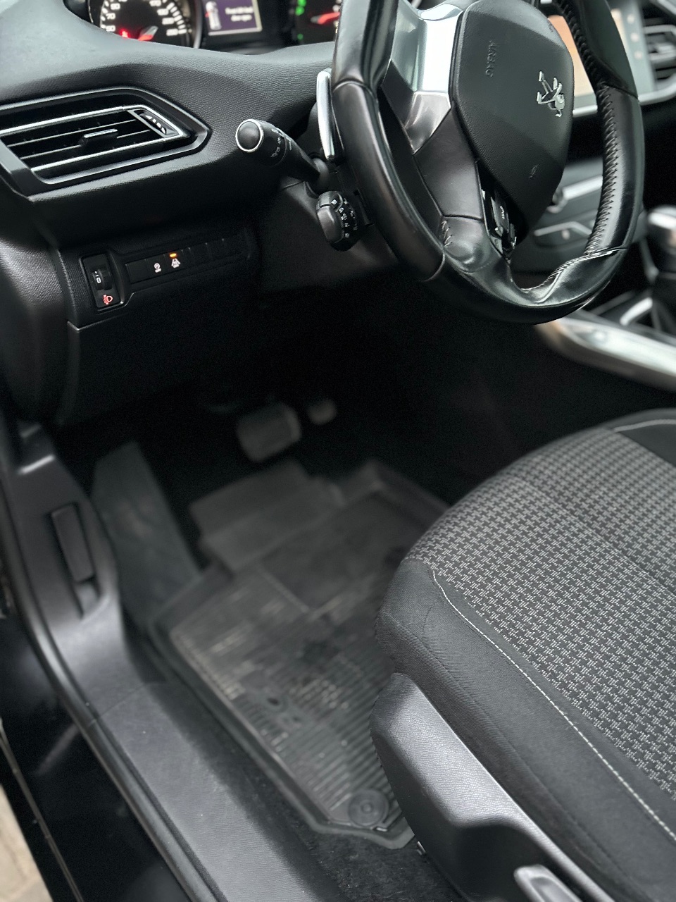 Peugeot 308 - фото 12