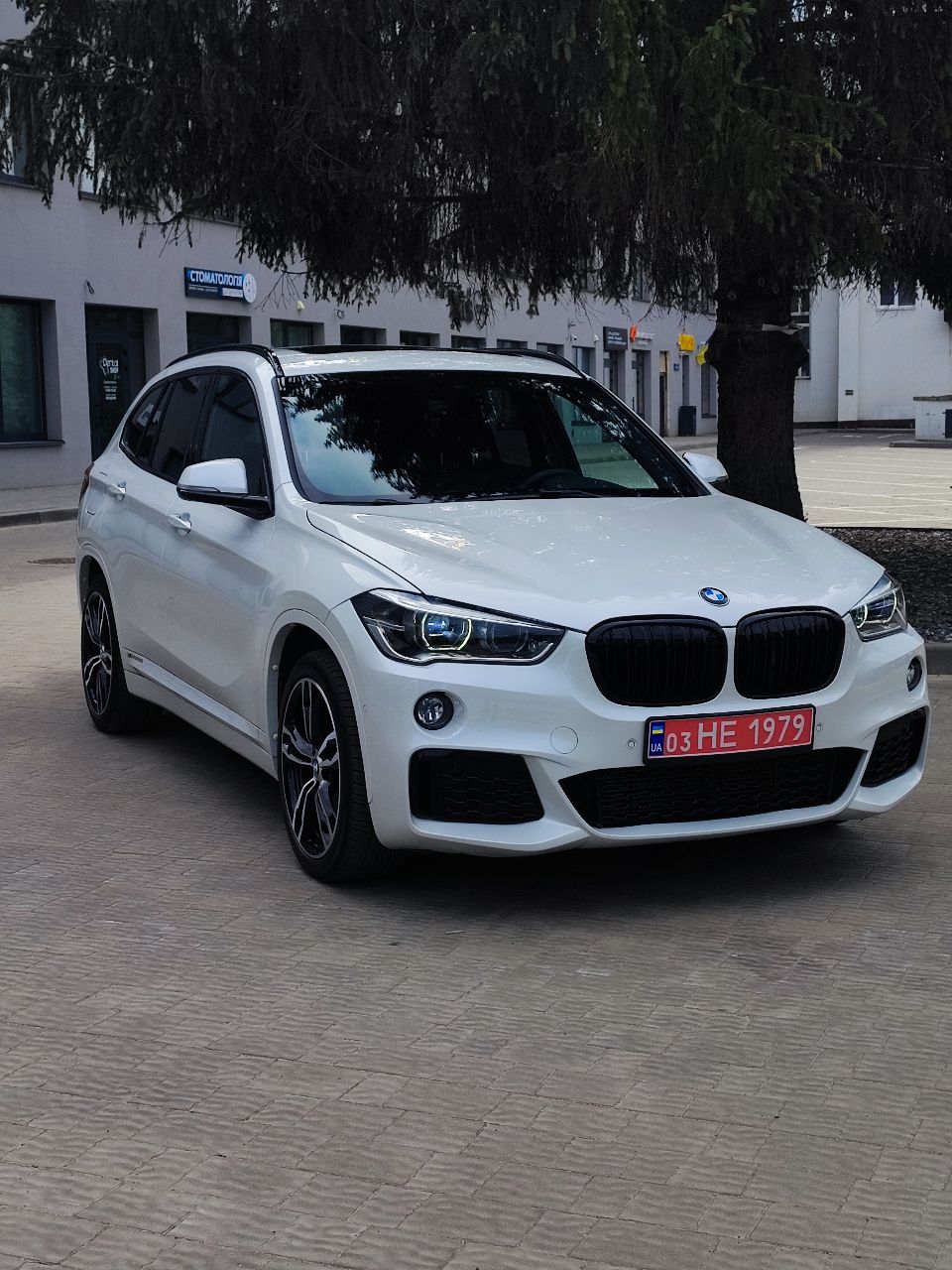 BMW X1 - фото 1