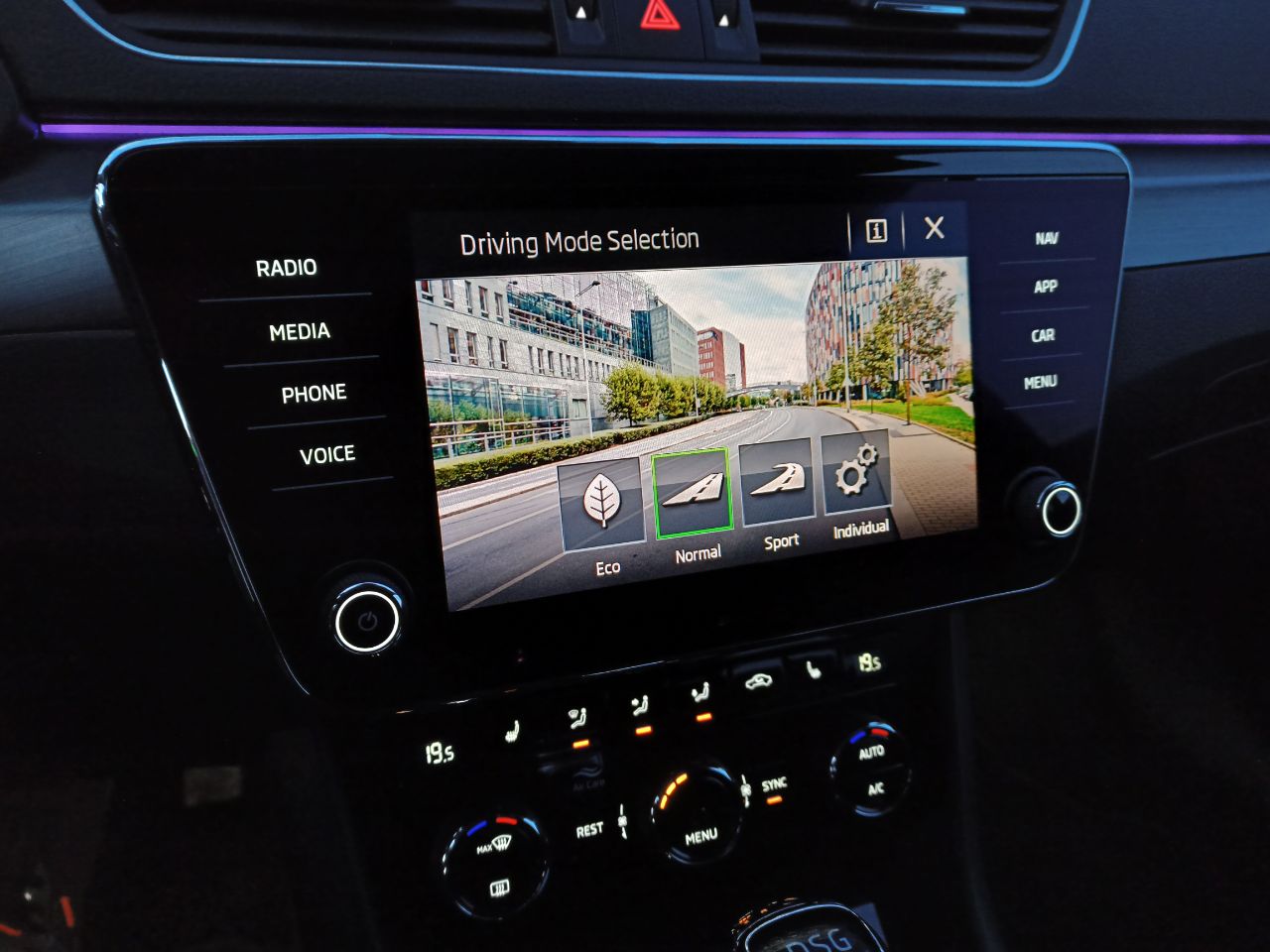 Skoda Superb - фото 27