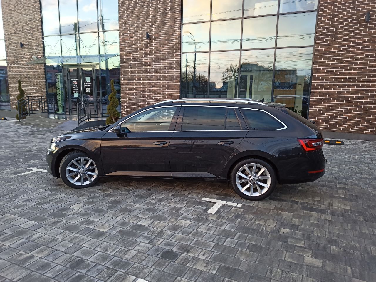 Skoda Superb - фото 25