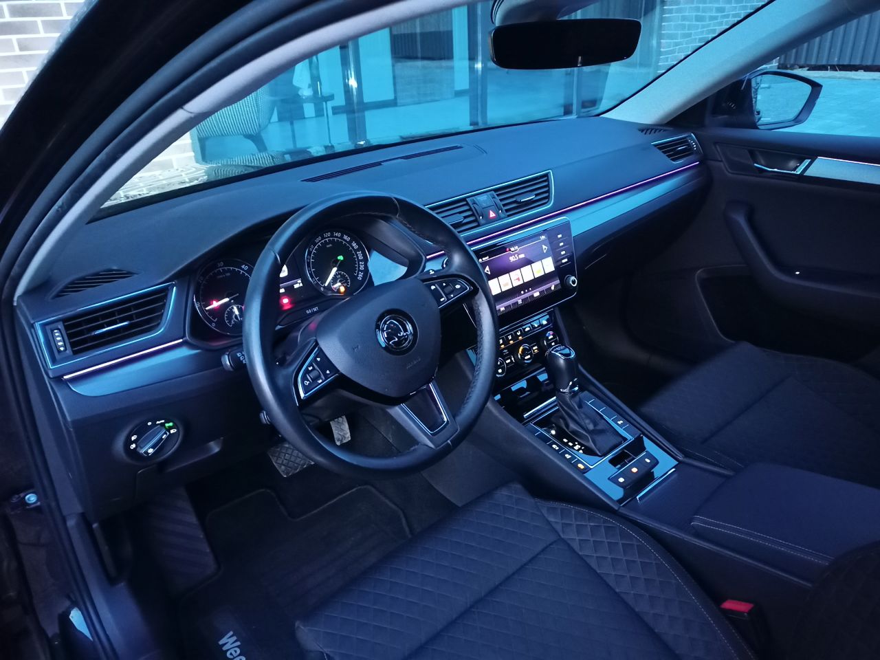 Skoda Superb - фото 31