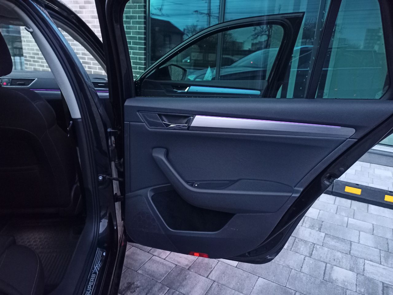 Skoda Superb - фото 8