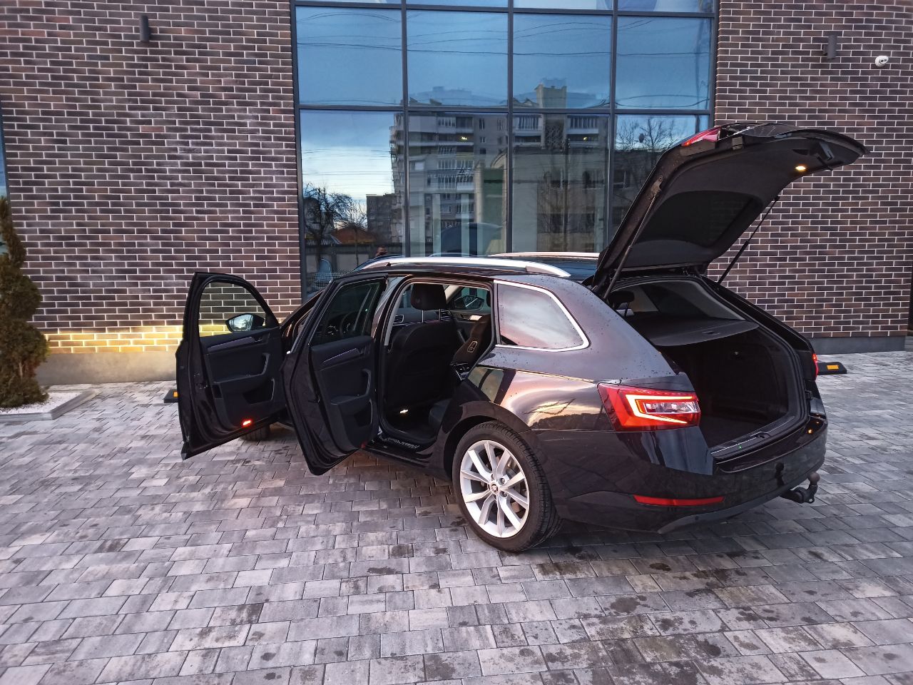 Skoda Superb - фото 17