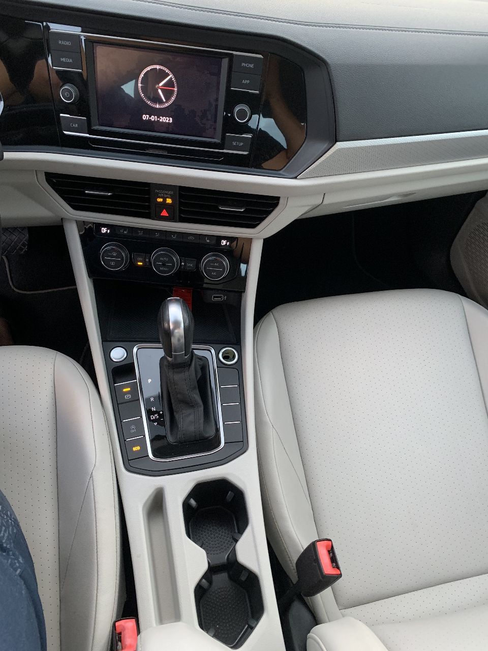 Volkswagen Jetta - фото 14