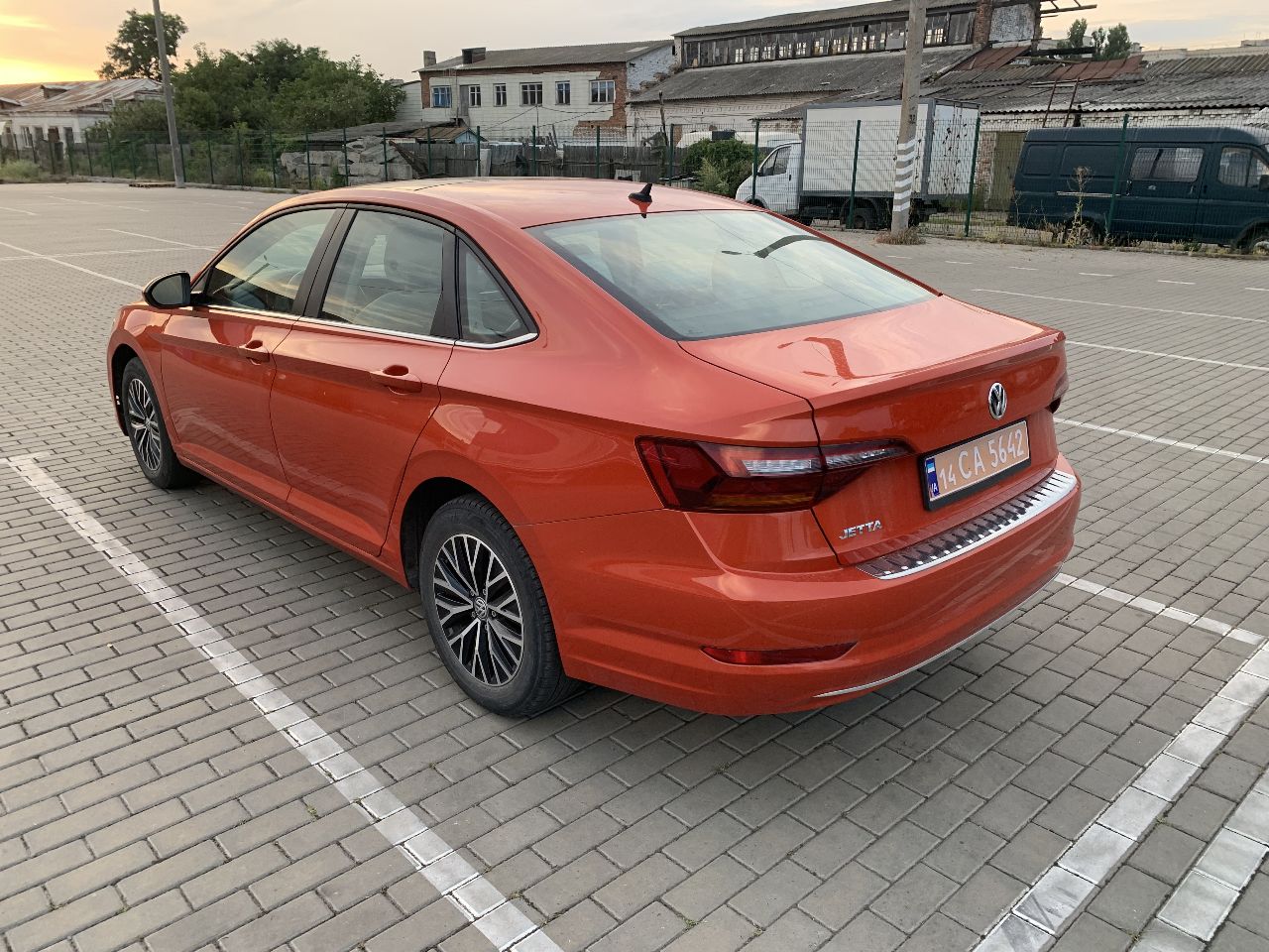 Volkswagen Jetta - фото 6