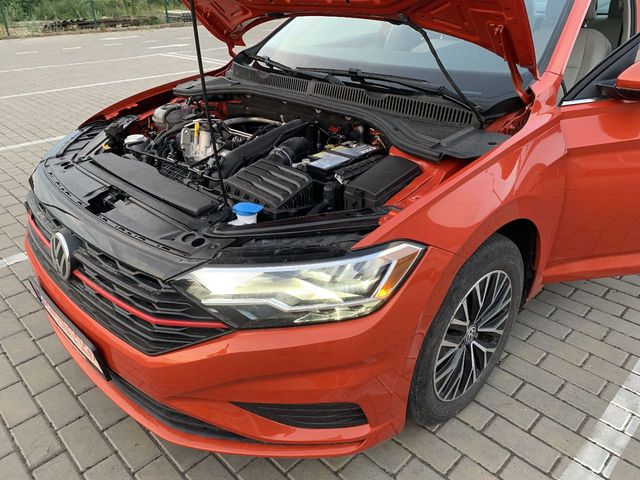 Volkswagen Jetta - фото 2