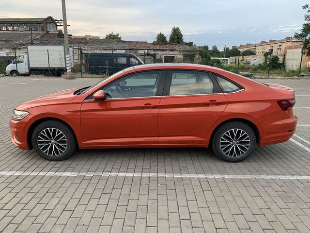 Volkswagen Jetta - фото 5