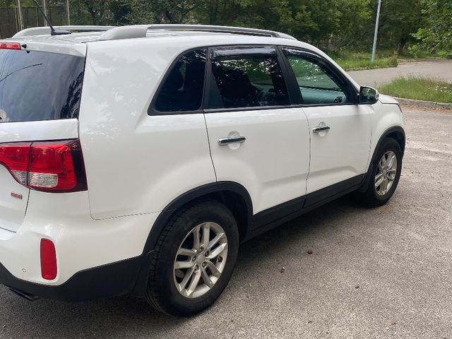 Kia Sorento - фото 4