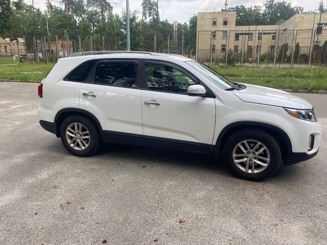 Kia Sorento - фото 3