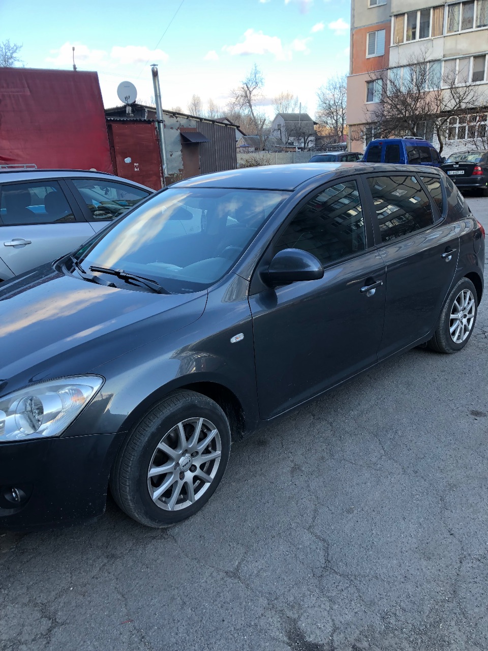Kia Ceed - фото 1