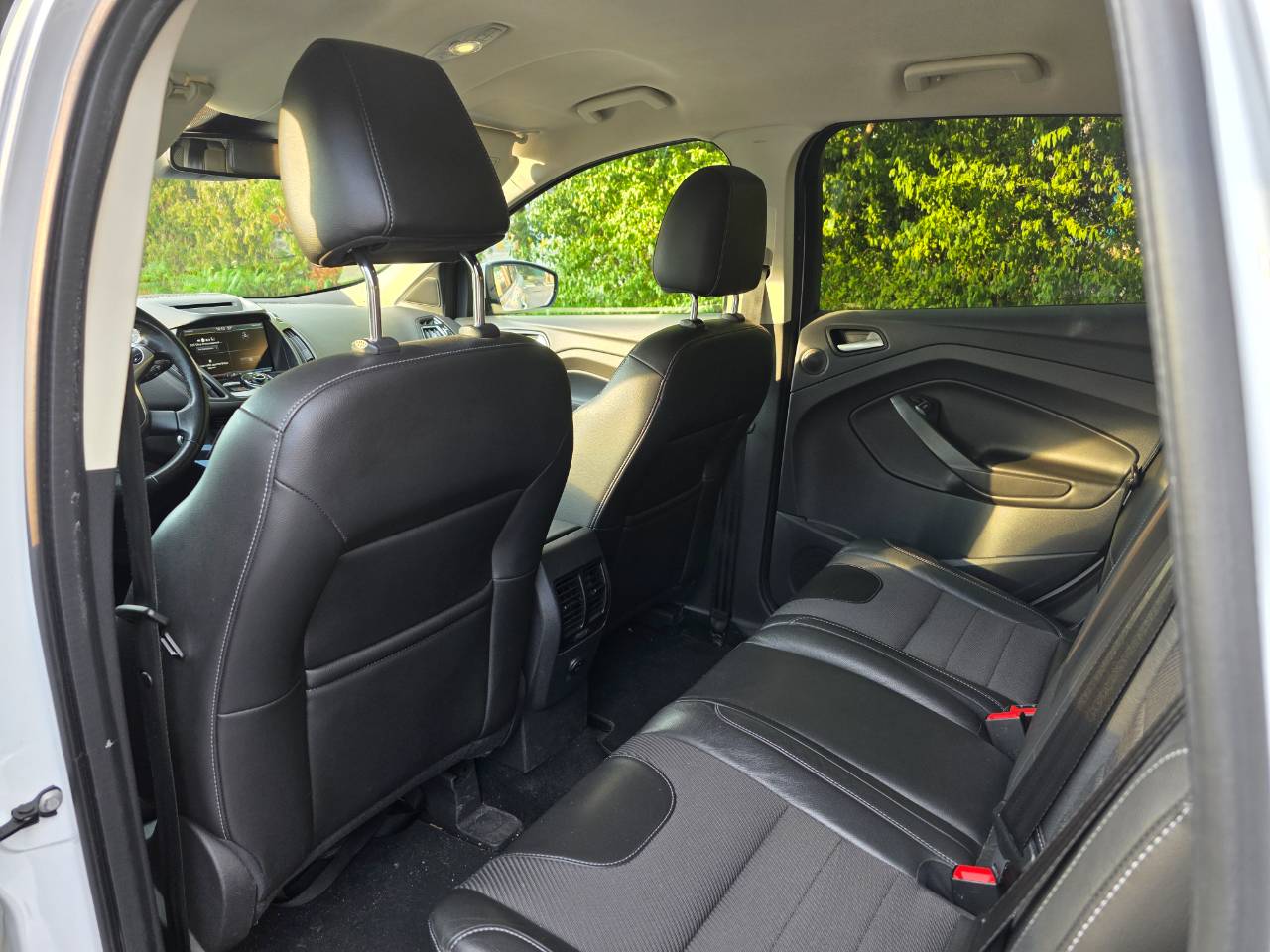 Ford Kuga - фото 11