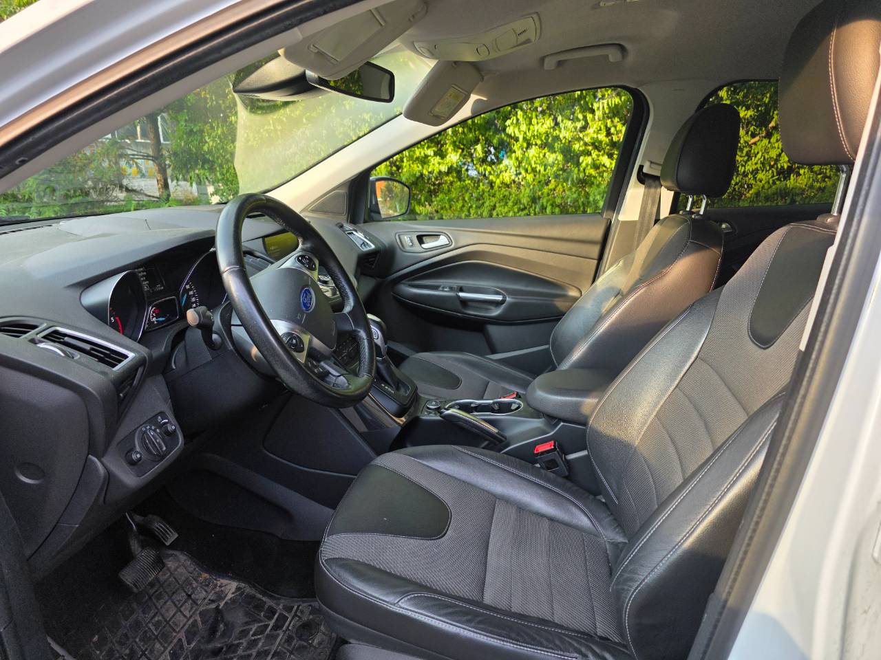 Ford Kuga - фото 10