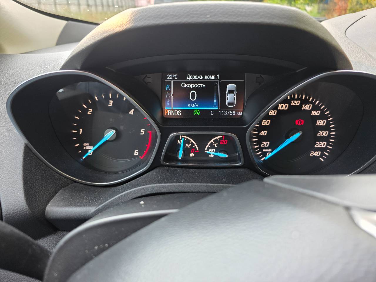 Ford Kuga - фото 8