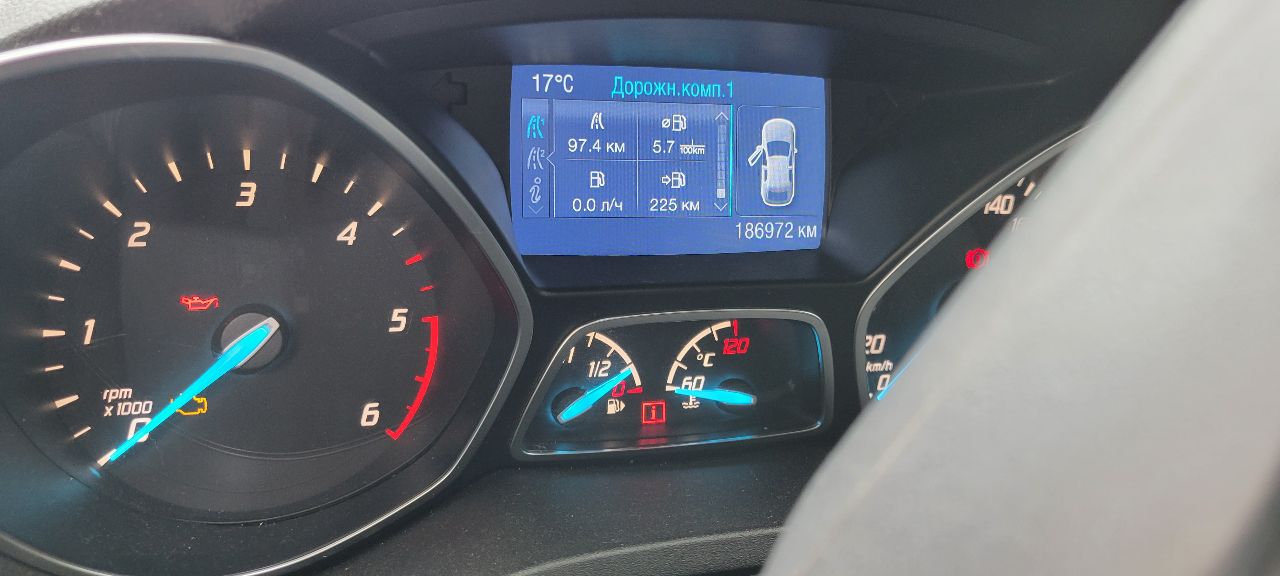 Ford Kuga - фото 8