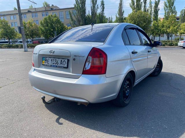 Hyundai Accent - фото 3