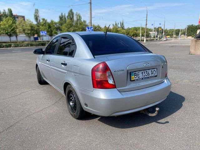Hyundai Accent - фото 4