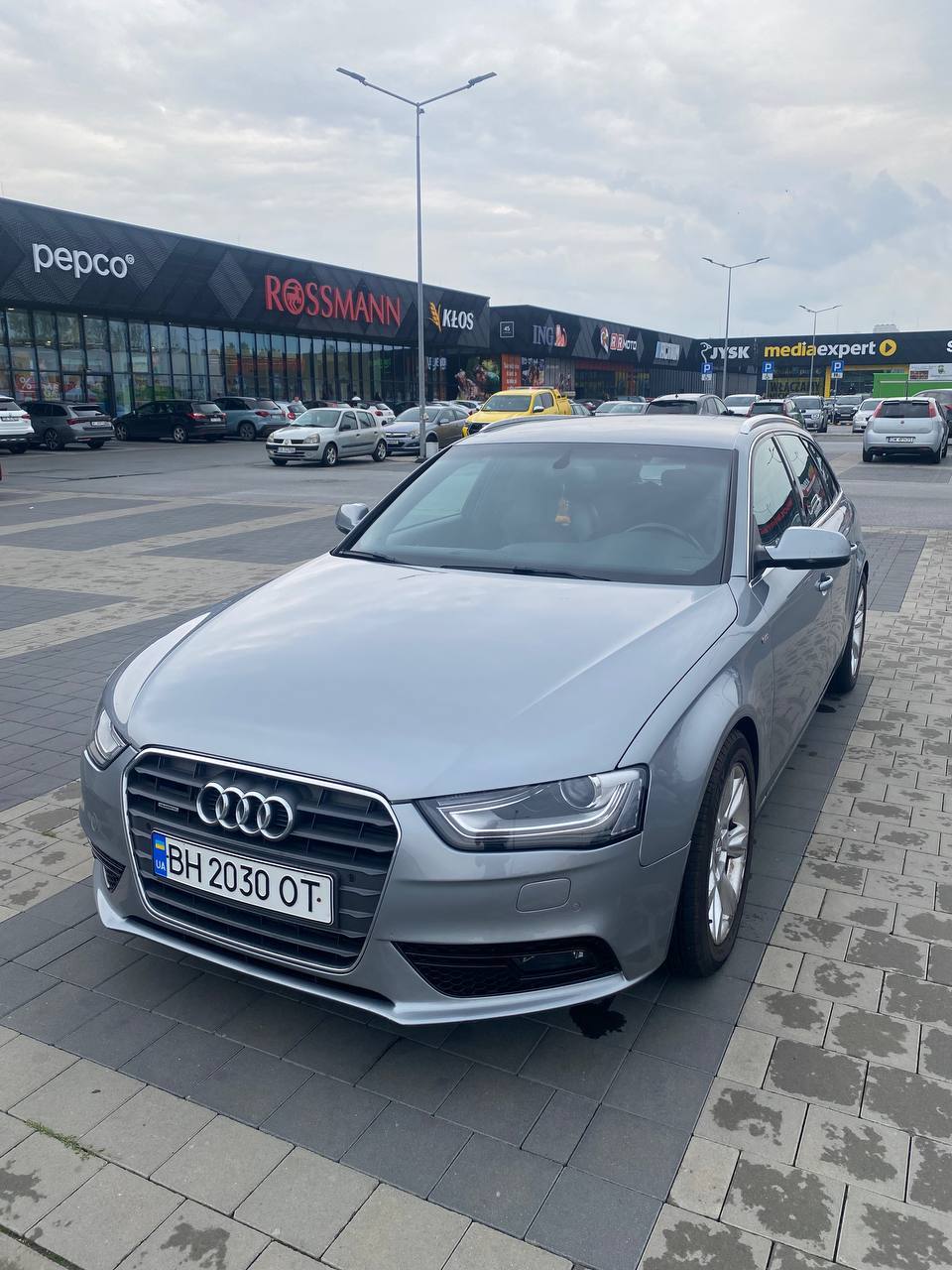 Audi A4 - фото 17