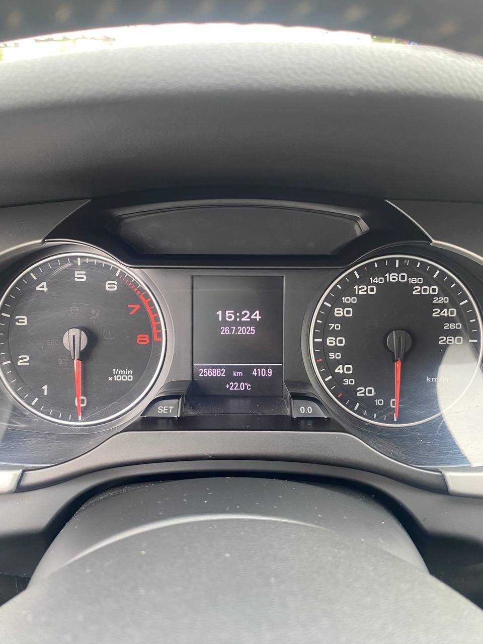 Audi A4 - фото 7