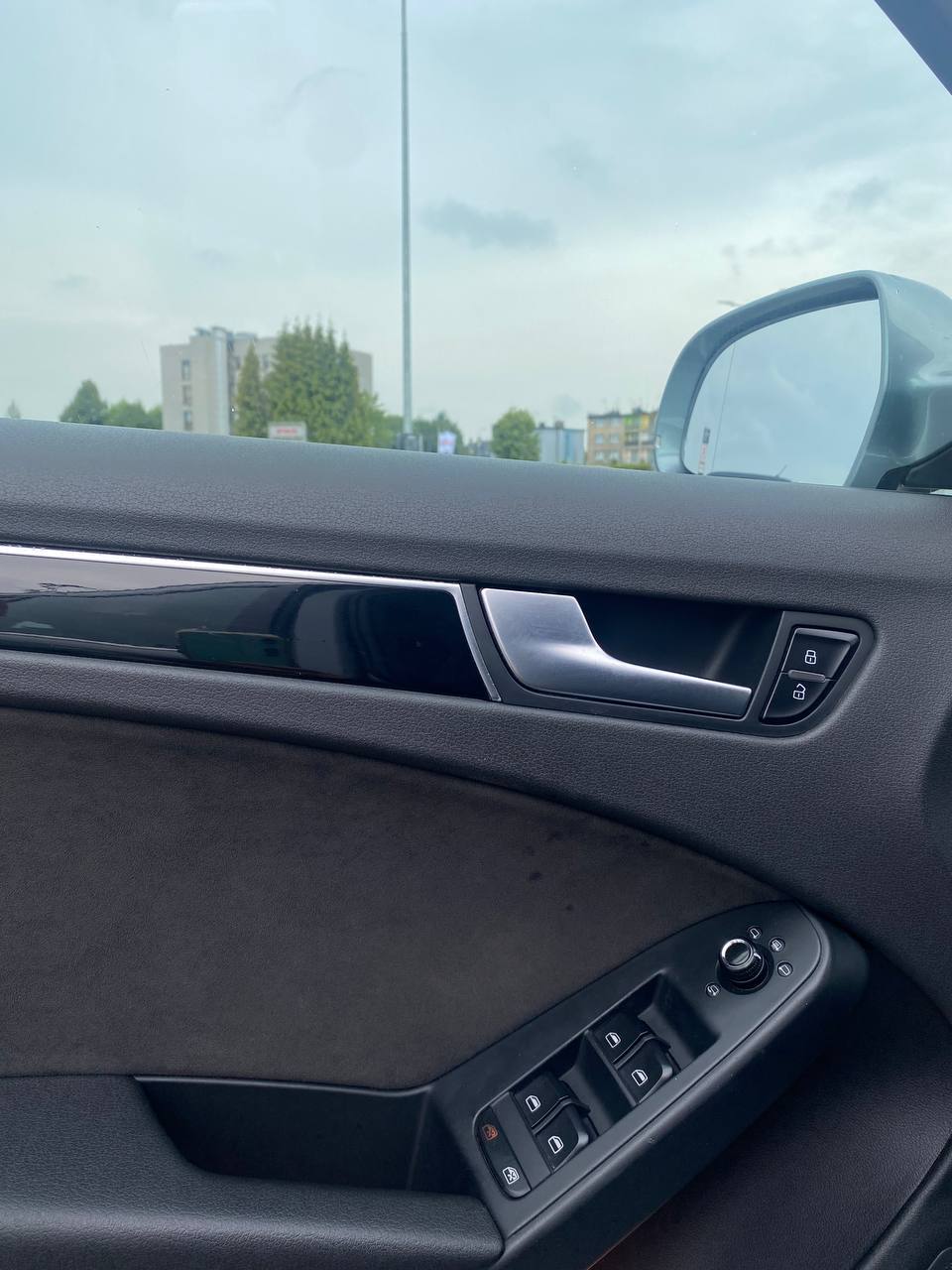 Audi A4 - фото 9