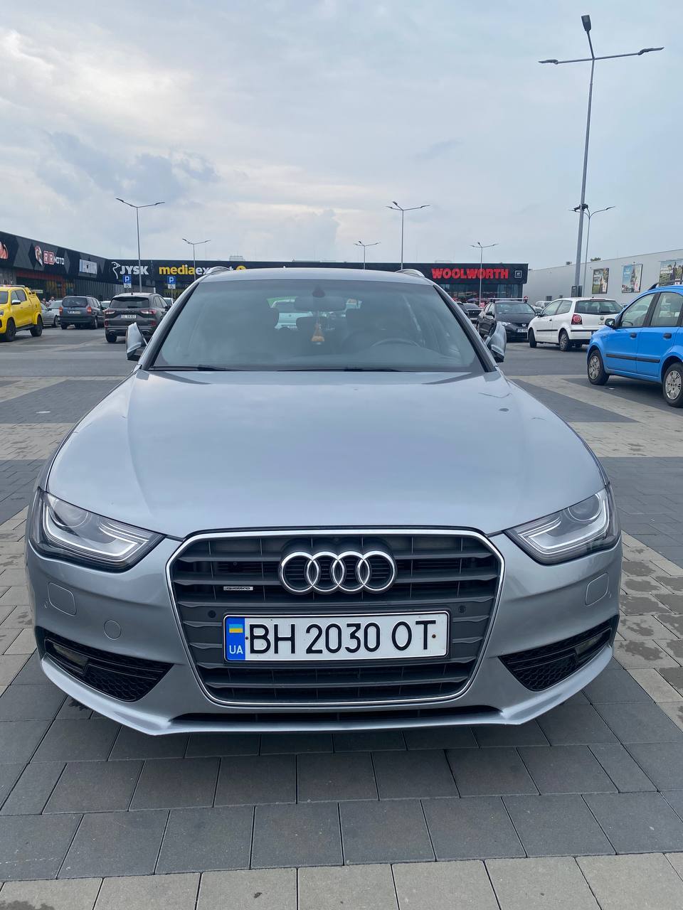 Audi A4 - фото 16