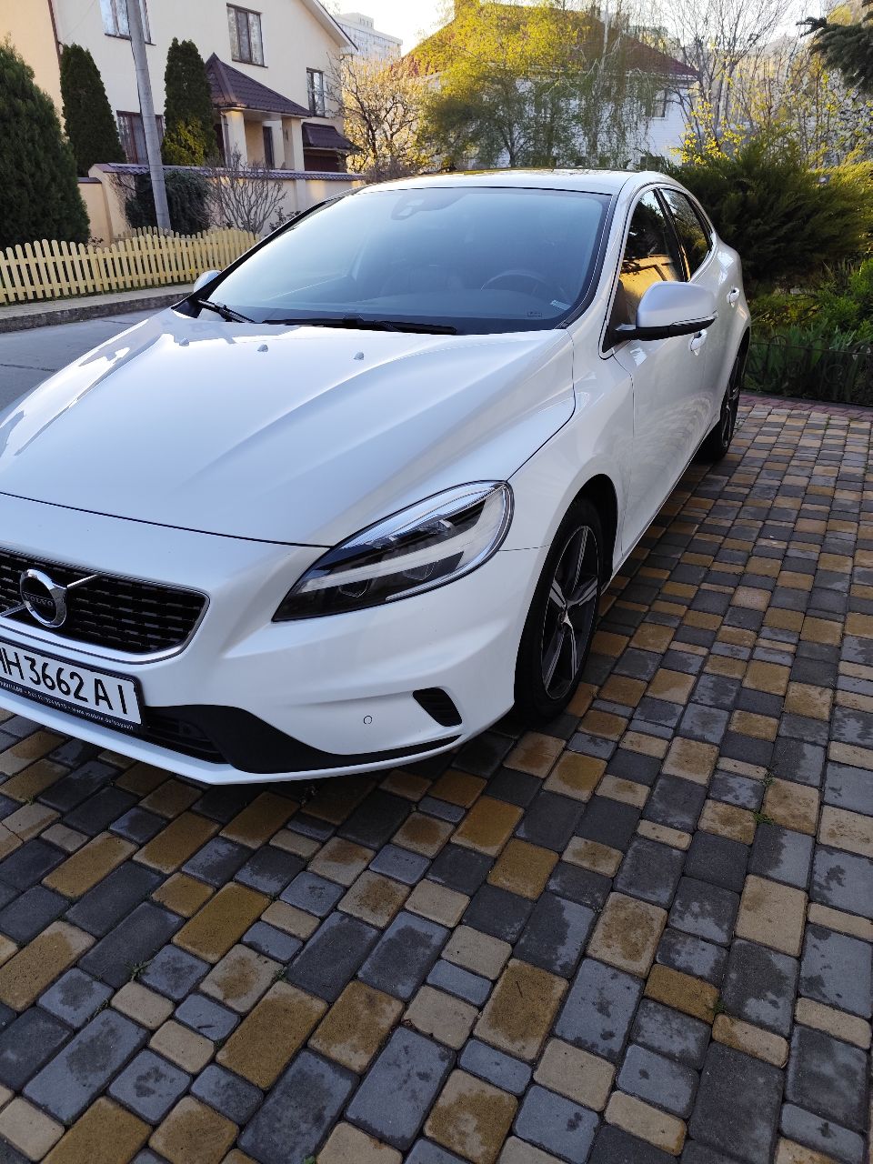 Volvo V40 - фото 12