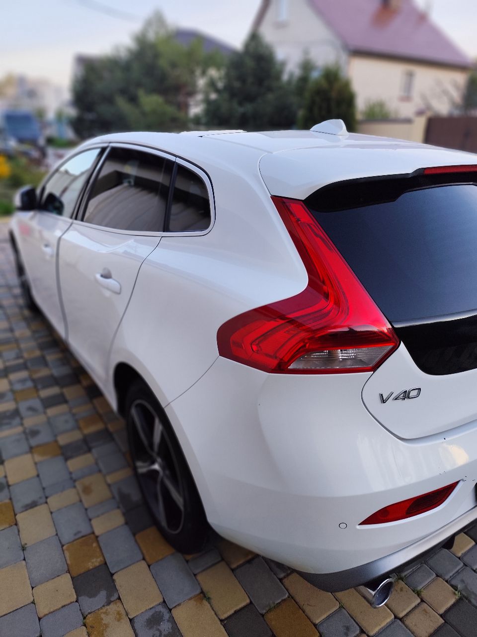 Volvo V40 - фото 7