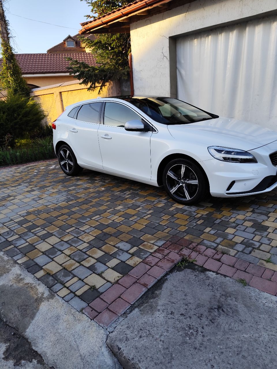 Volvo V40 - фото 35