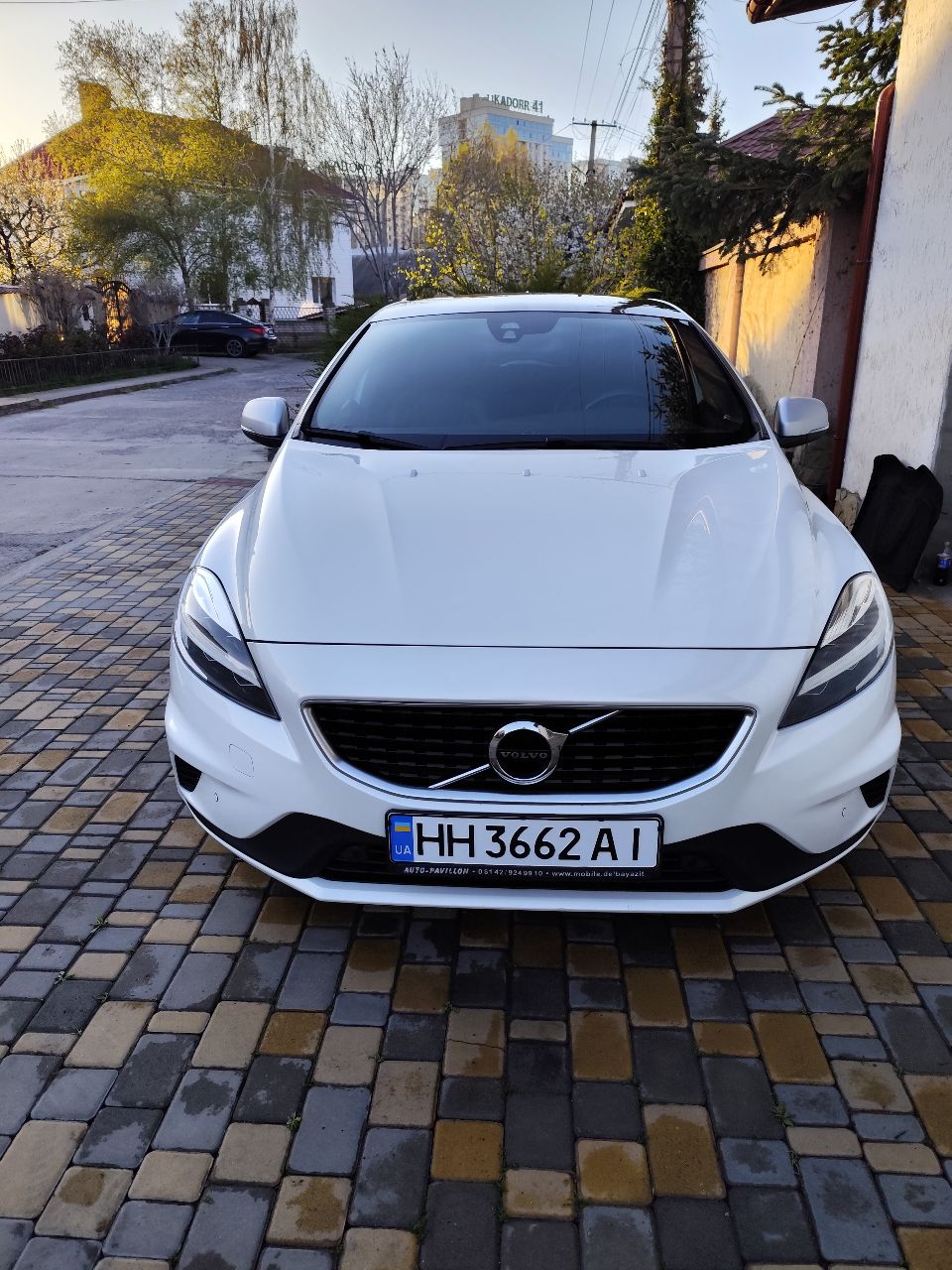 Volvo V40 - фото 11