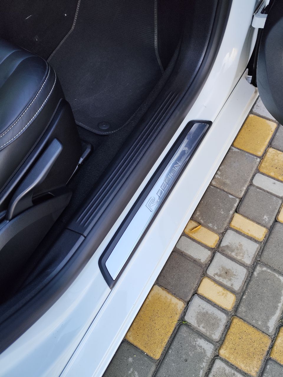 Volvo V40 - фото 28