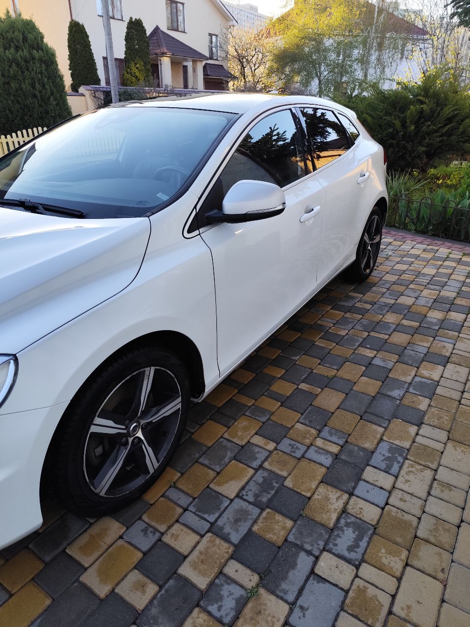 Volvo V40 - фото 10