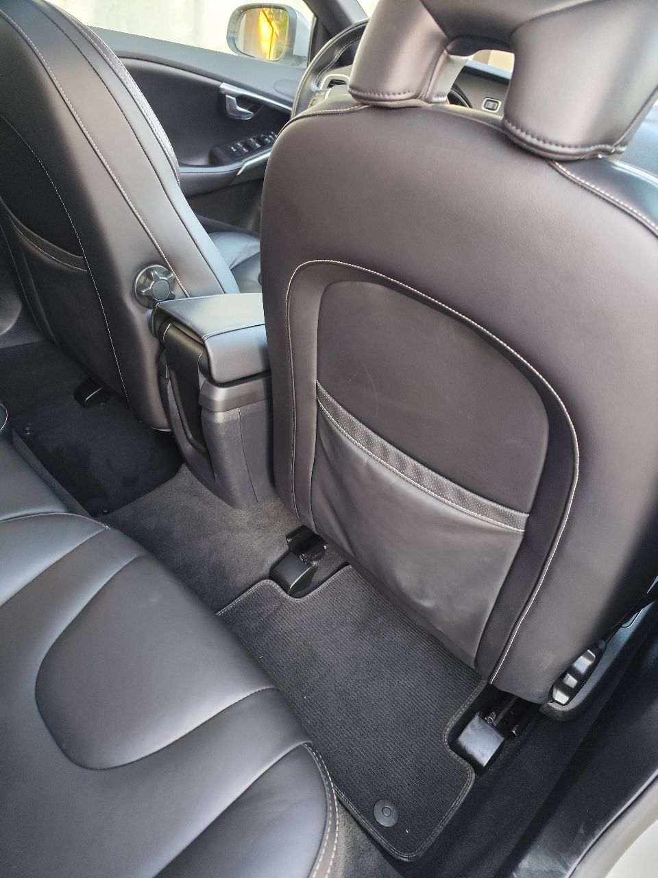 Volvo V40 - фото 23