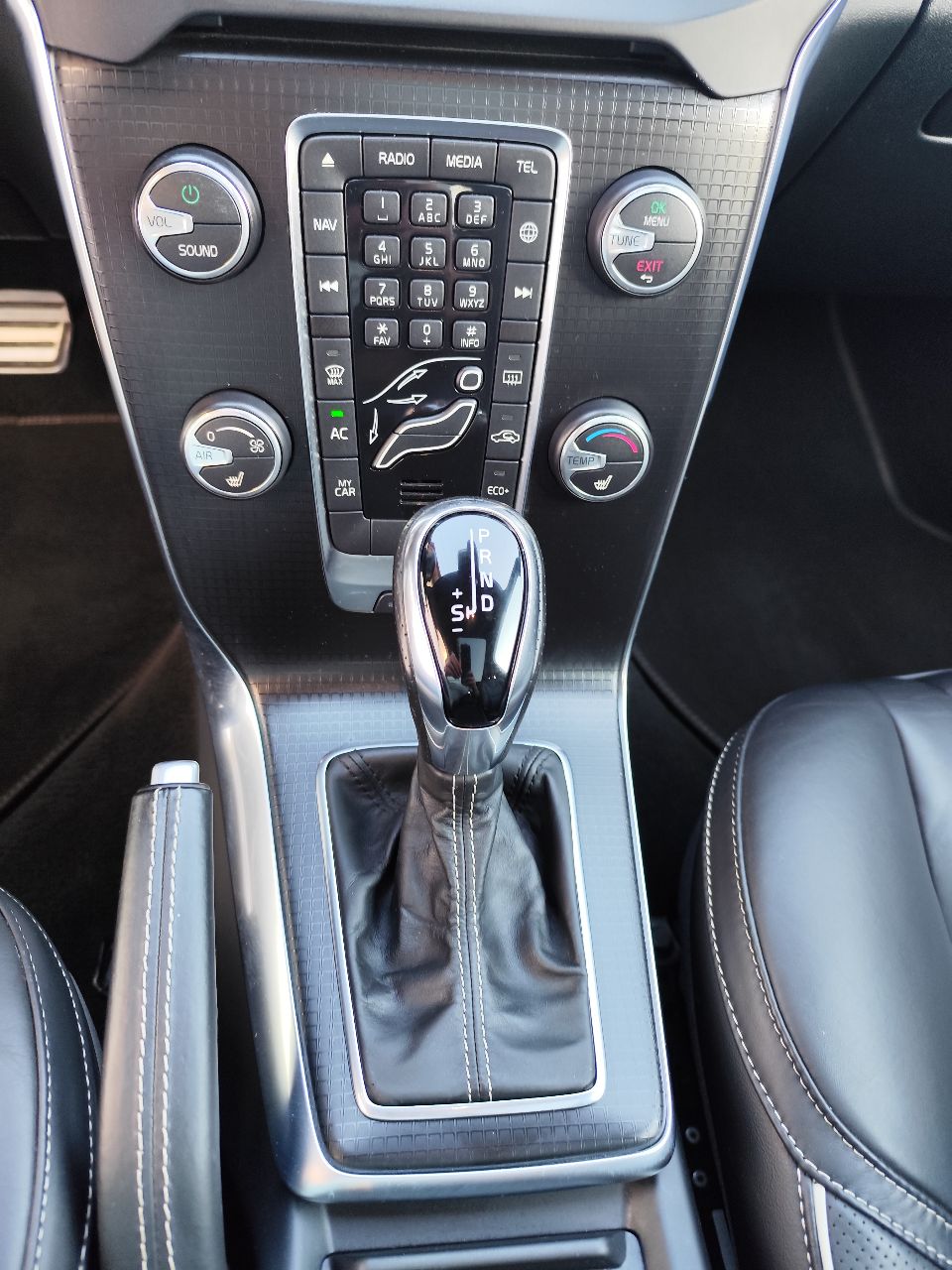 Volvo V40 - фото 16